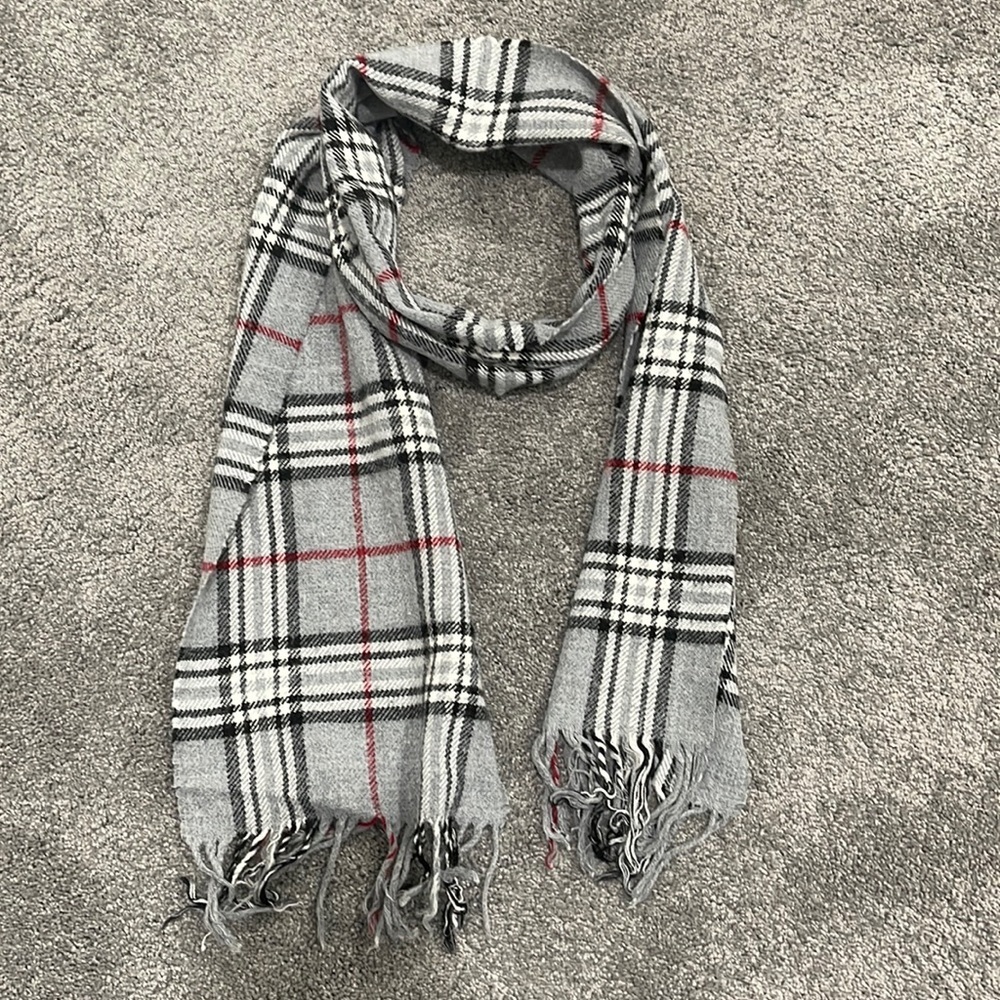 V.FRAAS Gray Plaid Scarf - Picture 1 of 2